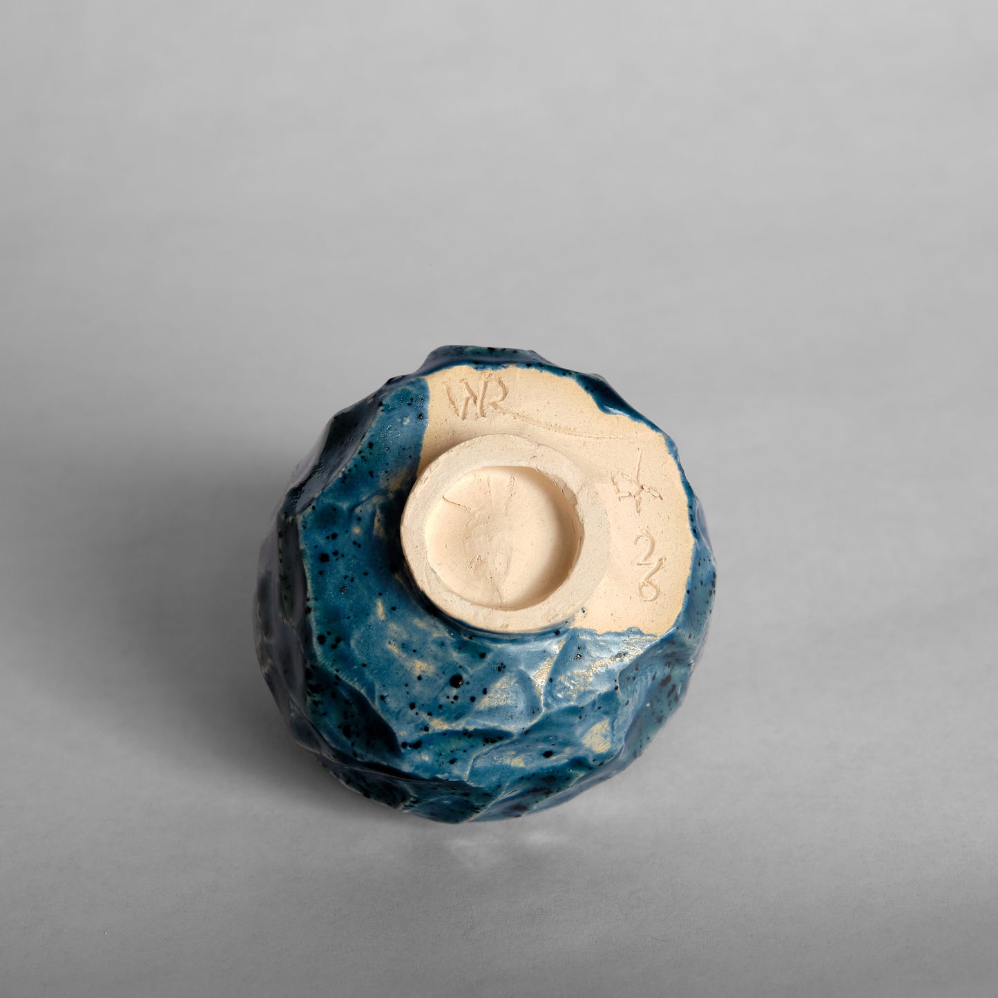 Small carved cup 002